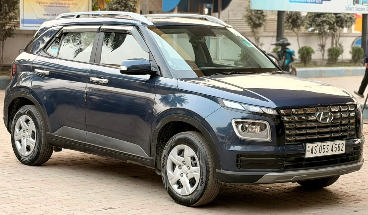 Hyundai Venue - Thumbnail 2